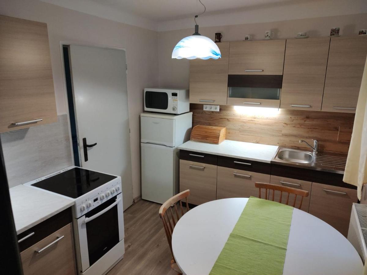 U Letiste Apartment Kněževes Bagian luar foto